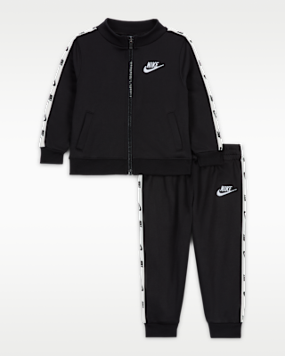 BABYTRIANA セットアップ　12-24m Nike Dri-FIT Baby (12-24M) Logo Taping 2-Piece Full-Zip Set. Nike.com